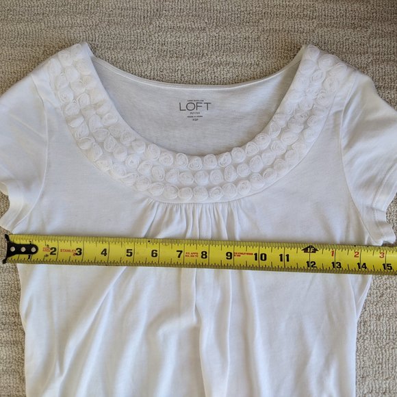 Ann Taylor LOFT white top with rosette detail - Picture 11 of 13